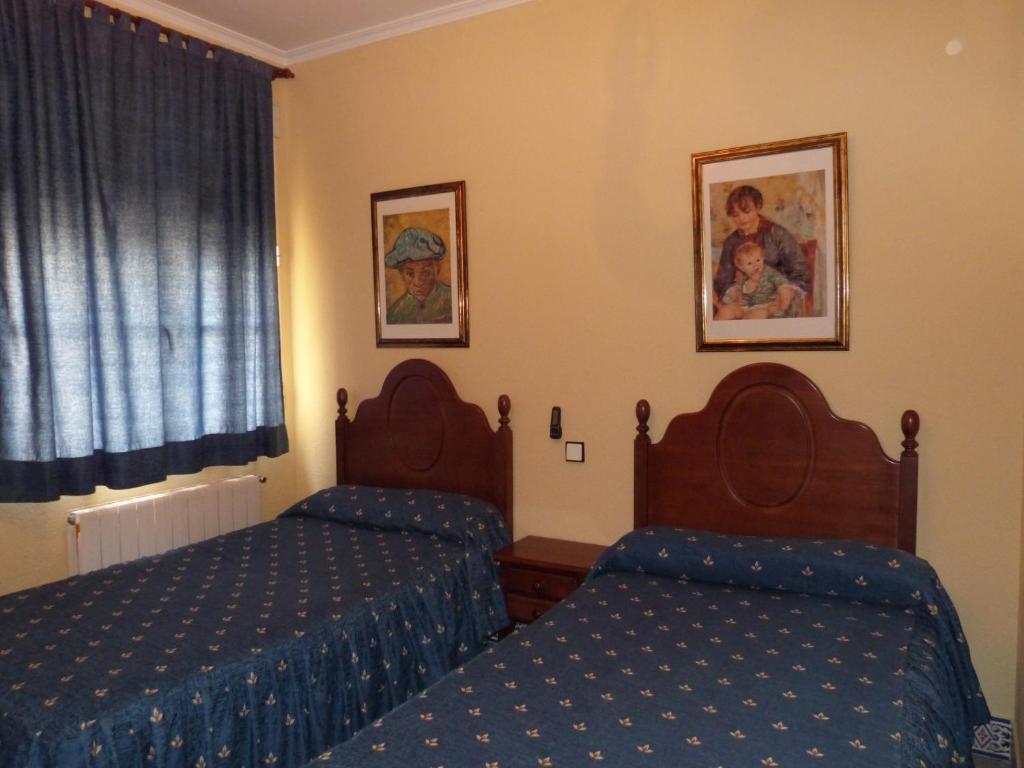 Pedrera Hostal Restaurante Las Canteras חדר תמונה